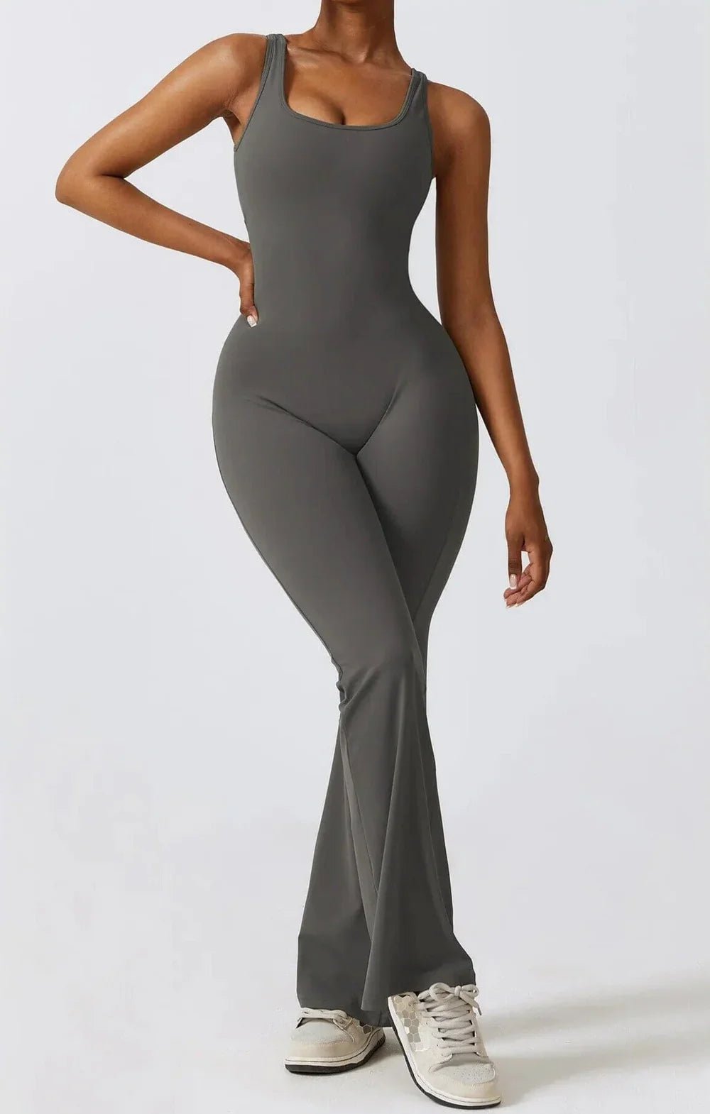 Amara | Backless V-Shape Body