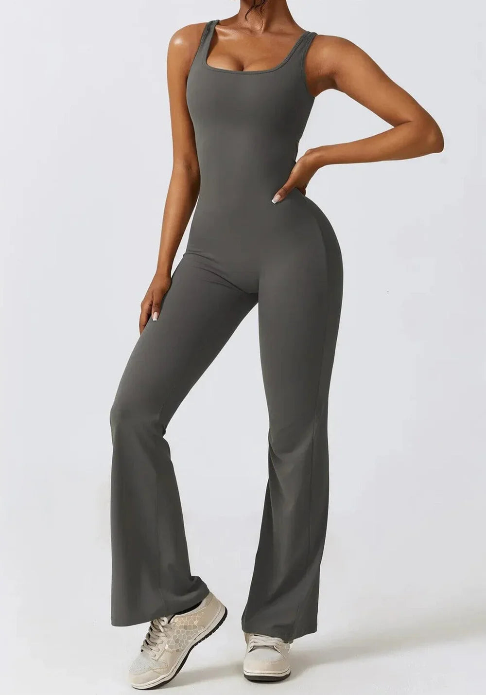 Amara | Backless V-Shape Body