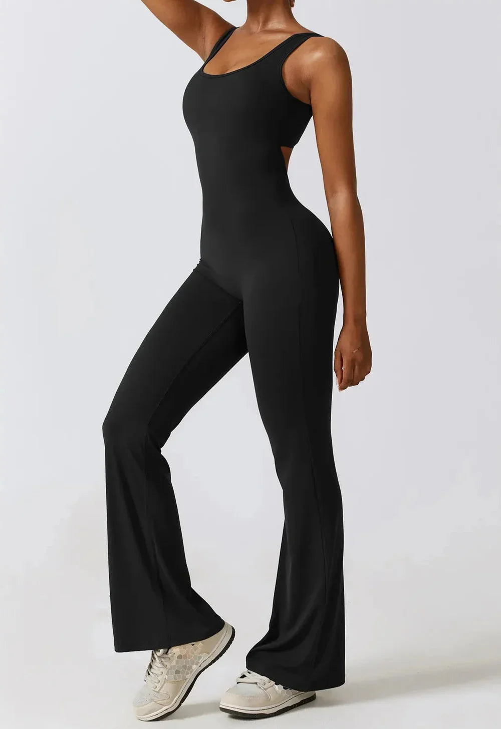 Amara | Backless V-Shape Body