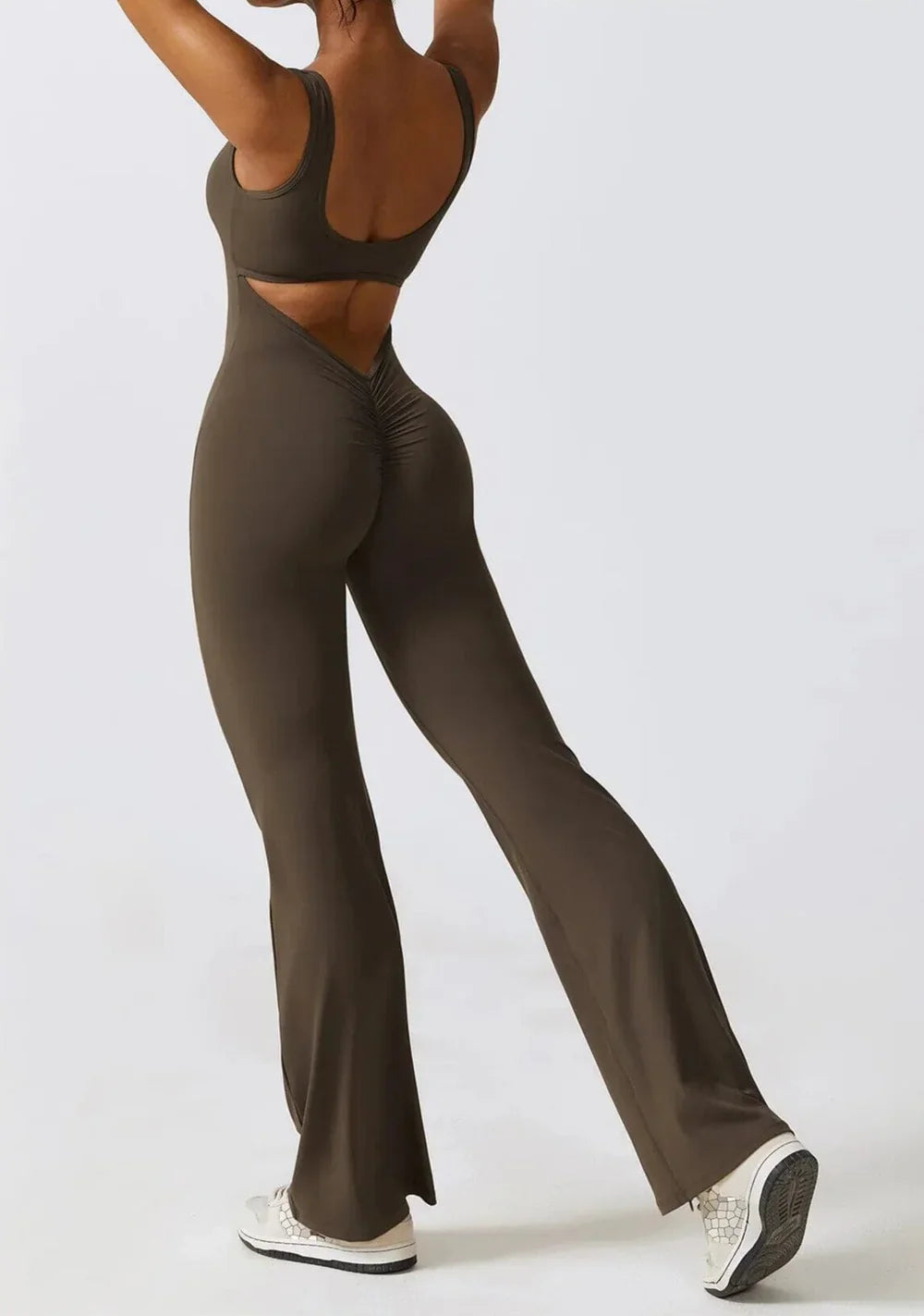 Amara | Backless V-Shape Body