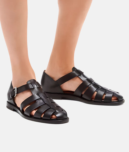 Johanna | Moderne sandaler med remme og elegant snit
