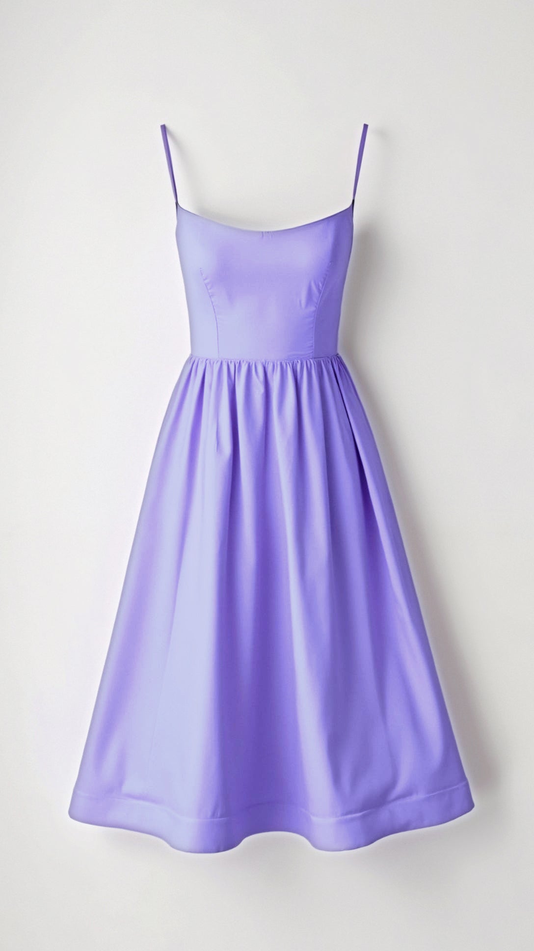 Eileen | Elegant Midikjole med Fine Stropper og Feminin Lethed