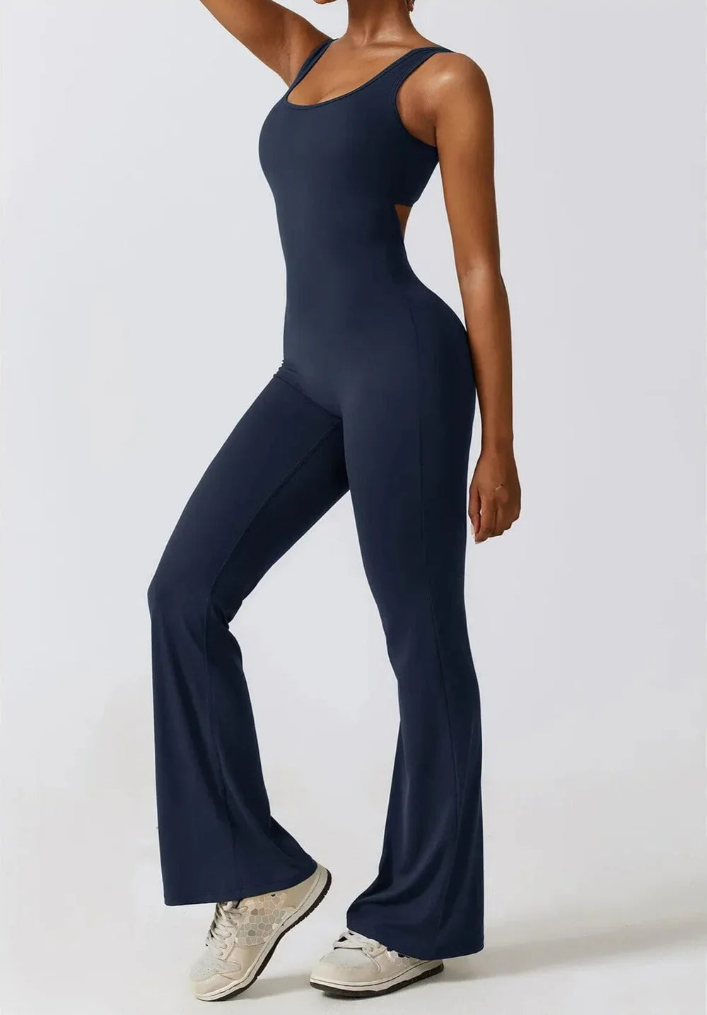 Amara | Backless V-Shape Body